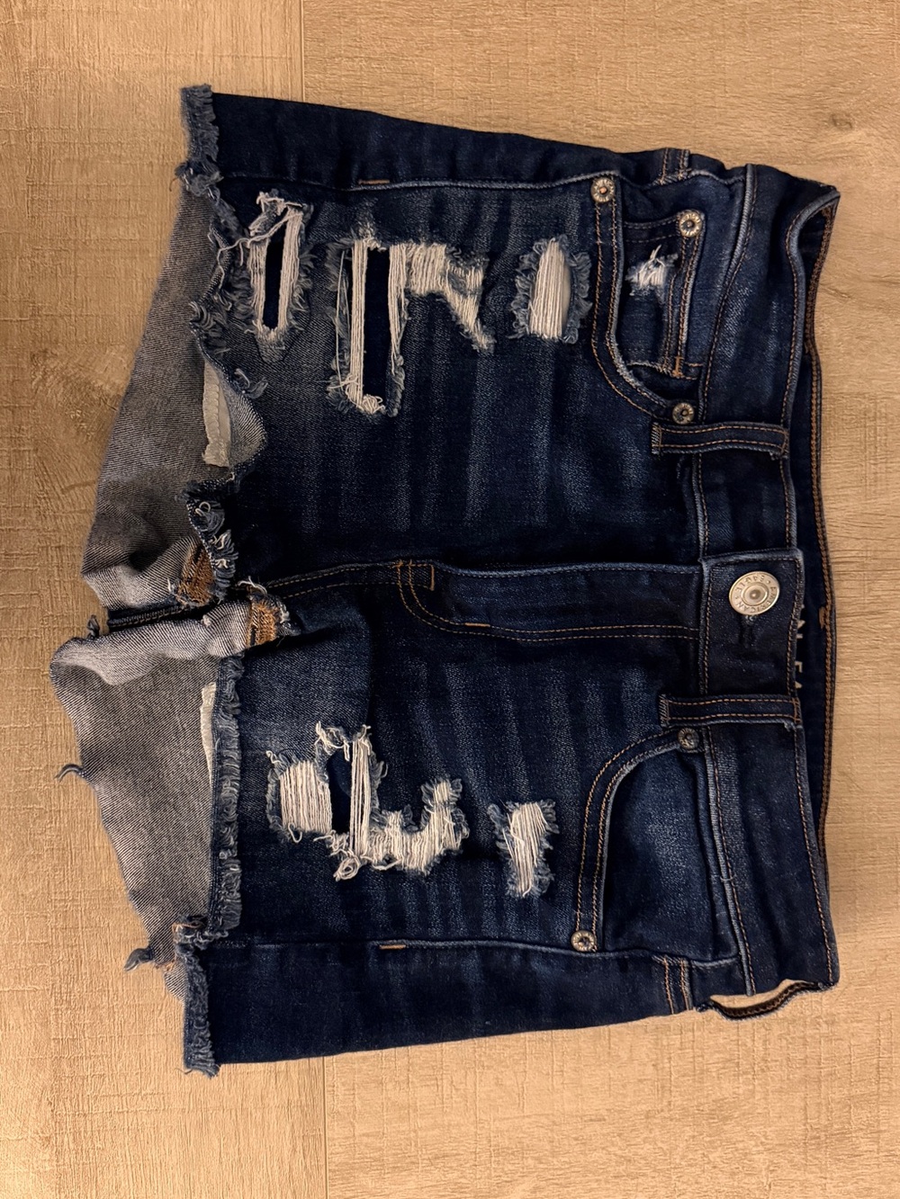 American Eagle women’s size 2 Distressed Dark Blue Denim Jeans Shorts